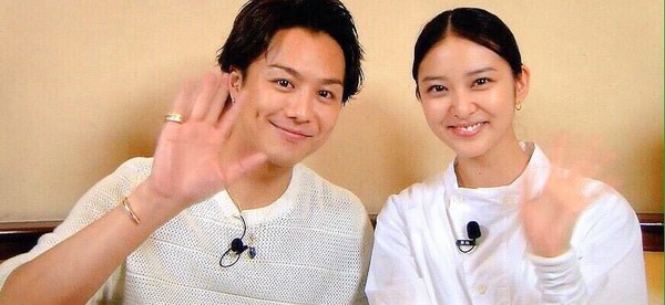 武井咲产下女宝宝 放浪兄弟主唱TAKAHIRO升级当爸！