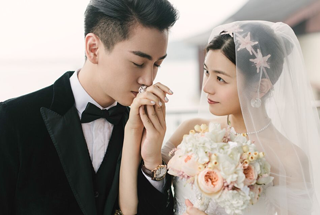 陈妍希称与陈晓恩爱如初 曝有二胎计划