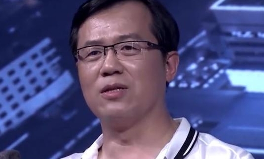 卓伟直播爆猛料 娱乐圈鲜肉花旦谁中招？