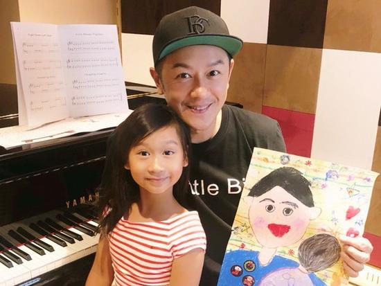 学霸星二代！陈浩民7岁女儿连跳两级直升小学三年级