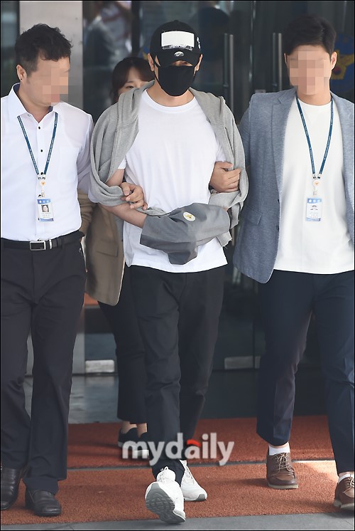 韩星姜至奂涉嫌性侵被判三年 当场流下悔恨的泪水