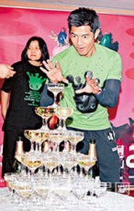 郭富城自曝50岁结婚 称晚婚在香港很正常