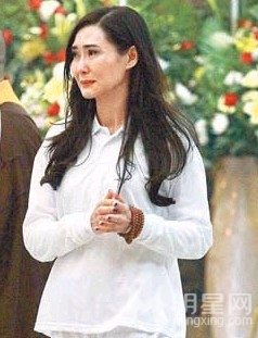 孝女叶玉卿返港奔丧 称叶母走得好安详