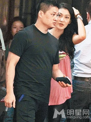 李彩桦与神秘男共赴晚餐 否认男女关系
