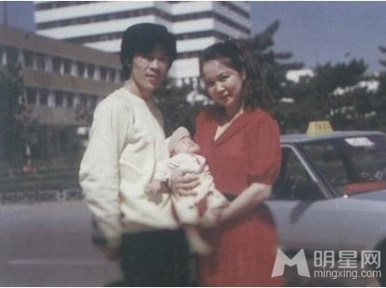 曝蔡明神秘感情史 百封情书内容打动芳心