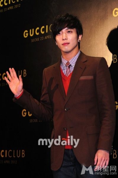 CNBLUE郑容和回归 欲演新剧未来的选择