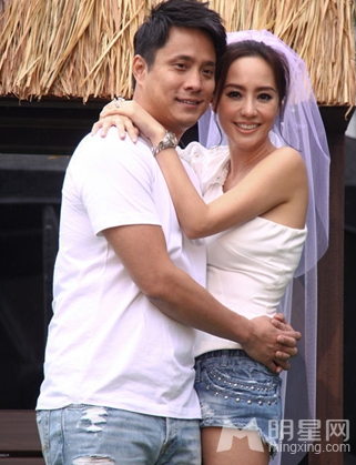 名媛关颖甩万元狂扫货 与老公朱志威婚姻甜蜜