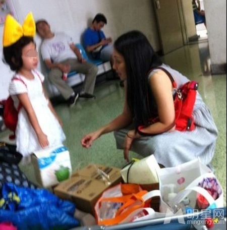 网友曝徐铮陶虹三岁女儿近照 模样清秀似爸爸
