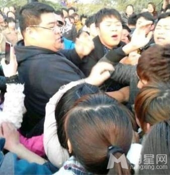 杜海涛与学生起争执