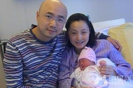 网友曝徐铮陶虹三岁女儿近照 模样清秀似爸爸