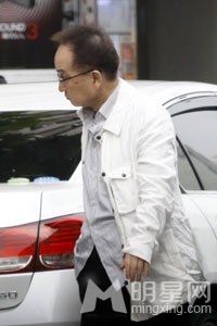 杰尼斯老板喜多川坐轮椅 年事太高健康令人心忧