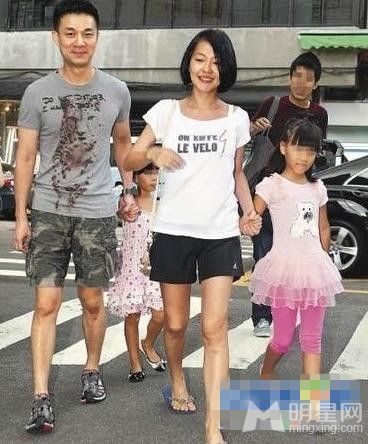 小S一家外出剪头发 避谈李宗瑞淫照风波(图)
