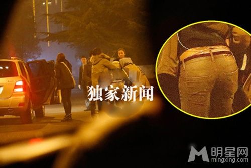 谭维维喝醉呕吐不止 和神秘男性一同返家