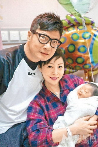 汤盈盈爱女正面照首曝光 可爱摸样讨人爱