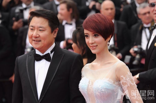 于冬前妻离婚真相遭披露 金巧巧否认当小三
