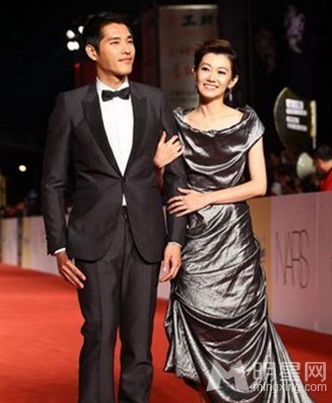 蓝正龙周幼婷婚期将近  积极造人盼当父母