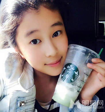 杨子女儿首曝光 外形乖巧多才多艺获赞