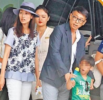 阔太李嘉欣坦言物质很重要 无惧拜金骂名