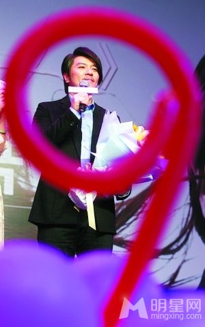阿杜首当制片人 爱情长跑十年望今年结婚