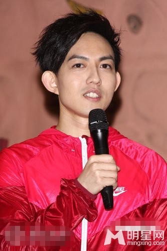 林宥嘉承认邓紫棋是女友 说漏嘴后直跺脚