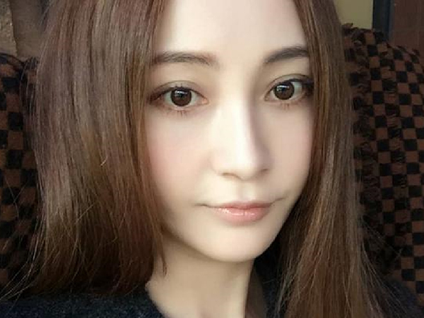 姚笛与未婚夫同框秀恩爱，一个举动看出她很幸福