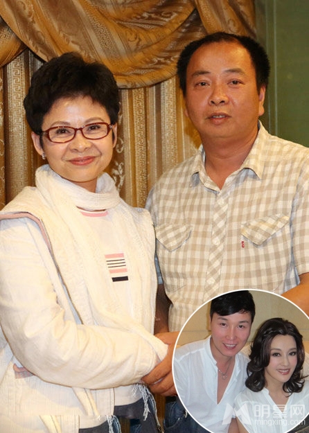 董文华不输刘晓庆 亮相澳洲获男粉丝拥戴
