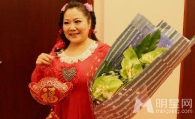 中国达人秀菜花甜妈高音走红 获国外友人赞赏