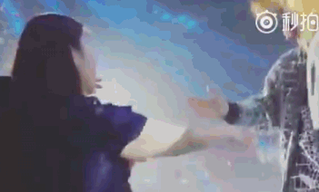 6a165c19ly1fpep9ltx4zg209r05way9.gif