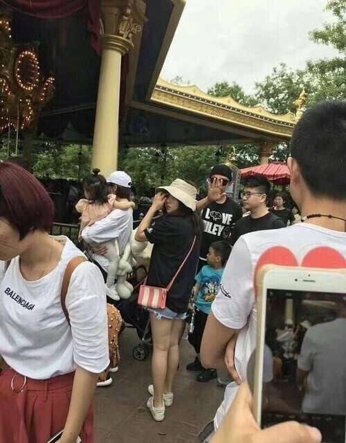 陈浩民全家福