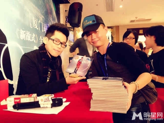 苏醒新专辑反响热烈 签售忙8号将奔赴宁波