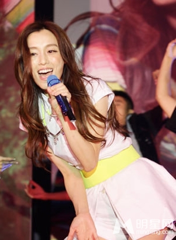 范玮琪婚后出首张新专辑  渴望生双胞胎女儿