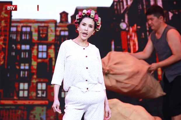 辣眼睛！李若彤致敬周星驰扮演包租婆