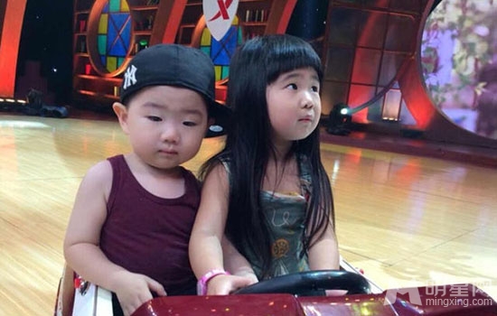 史上最囧萌娃PK 曹格女儿险胜韩国正太