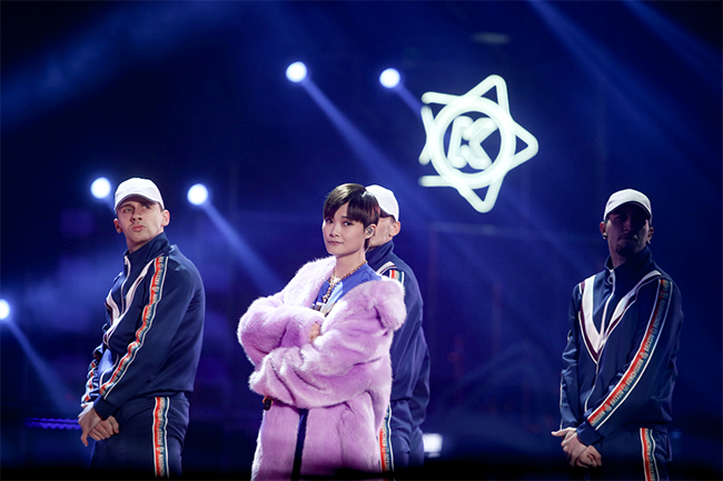 李玉刚一首金曲全场合唱，只因“刚好遇见”10强直播歌手