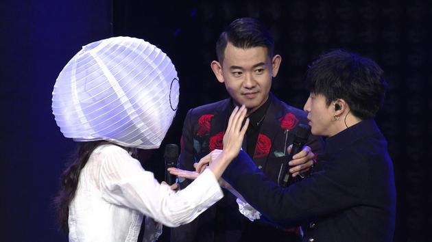 老司机翻车！薛之谦遭美女“套路”