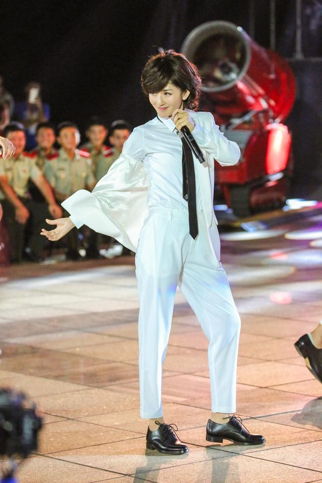 谢娜模仿F4