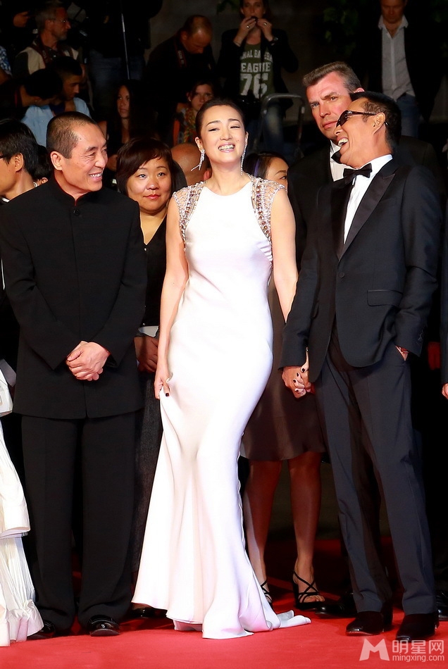 张艺谋携归来戛纳首映两代谋女郎老辣对清纯_图-8