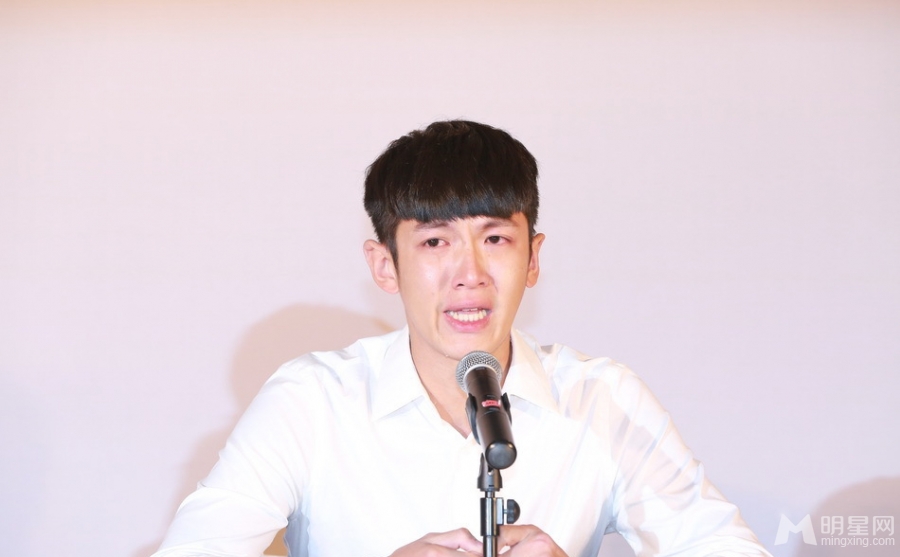 直击柯震东记者发布会痛哭流涕直认错_图-5
