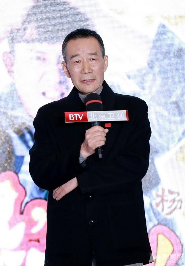 《嘿！老头》发布会小宋佳小鸟依人投怀黄磊_图-16