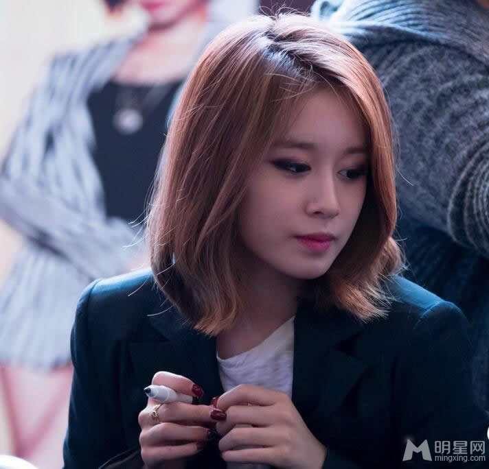 皇冠团朴智妍《Again》签名会干练西装亮相精致美艳引人注目_图-23