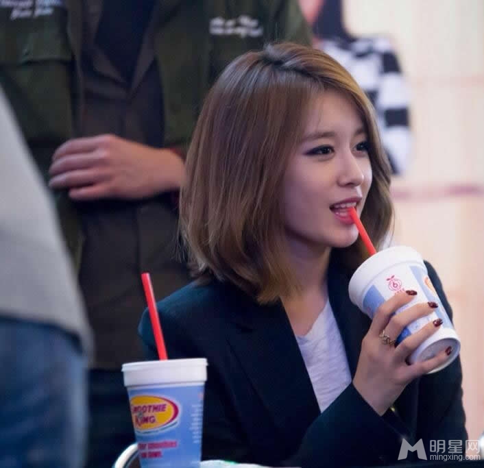 皇冠团朴智妍《Again》签名会干练西装亮相精致美艳引人注目_图-35
