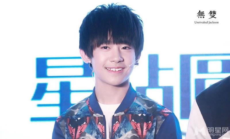 TFBOYS易烊千玺《中国文艺》甜美微笑阳光可爱_图-16