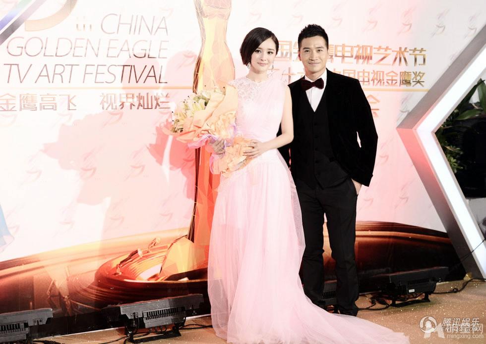 杨幂勇夺金鹰节视后牵手何晟铭现身_图-6