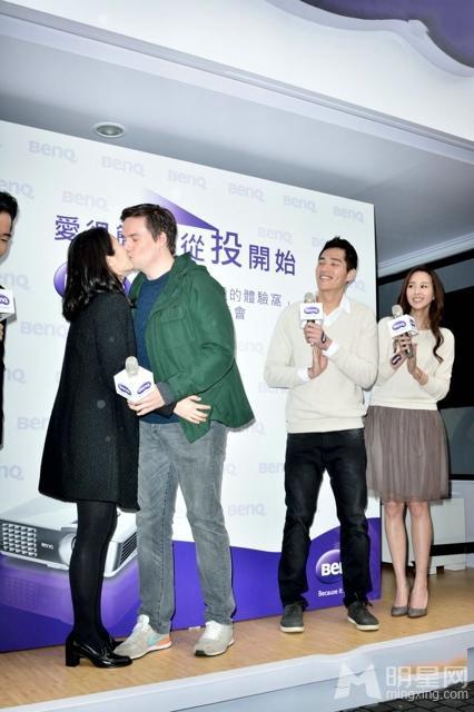 张钧甯蓝正龙2015年2月出席代言明基活动_图-5