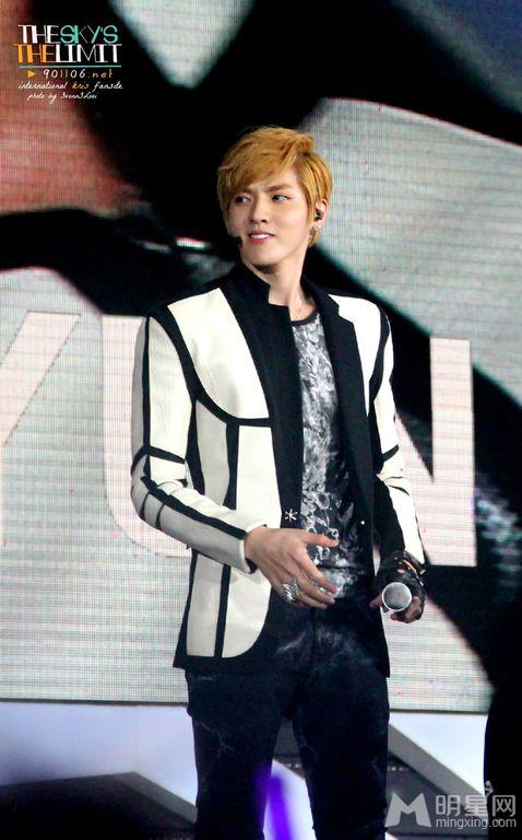 吴亦凡2012年新加坡SMT激情演唱掀起全场高潮_图-14