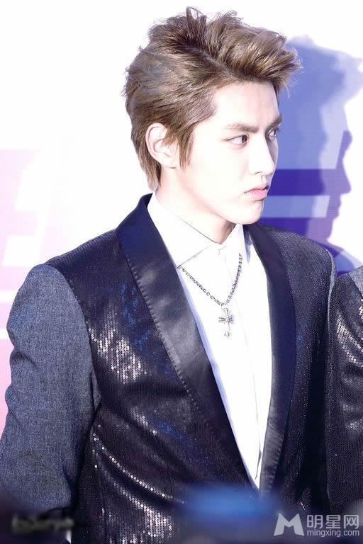 吴亦凡2013年百度娱乐沸点与EXO团队兄弟出席帅气逆天颜值引欢呼_图-5