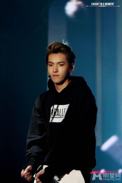 吴亦凡2013年SMWEEK演出精彩粉丝欢呼颜值高_图-3