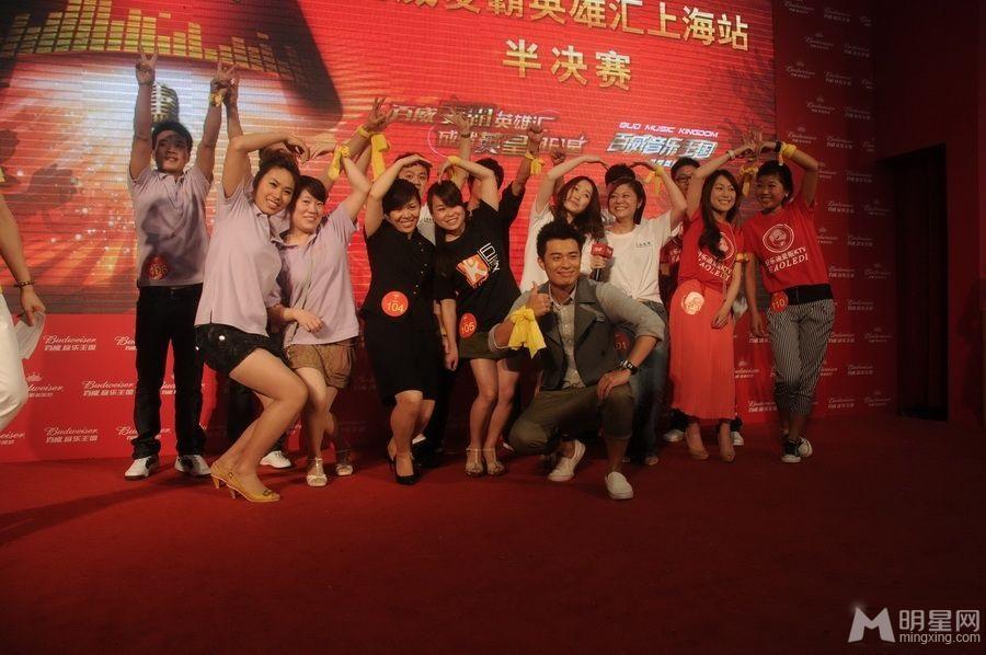 陈赫娄艺潇助阵麦霸半决赛评委薛之谦现场庆生_图-5