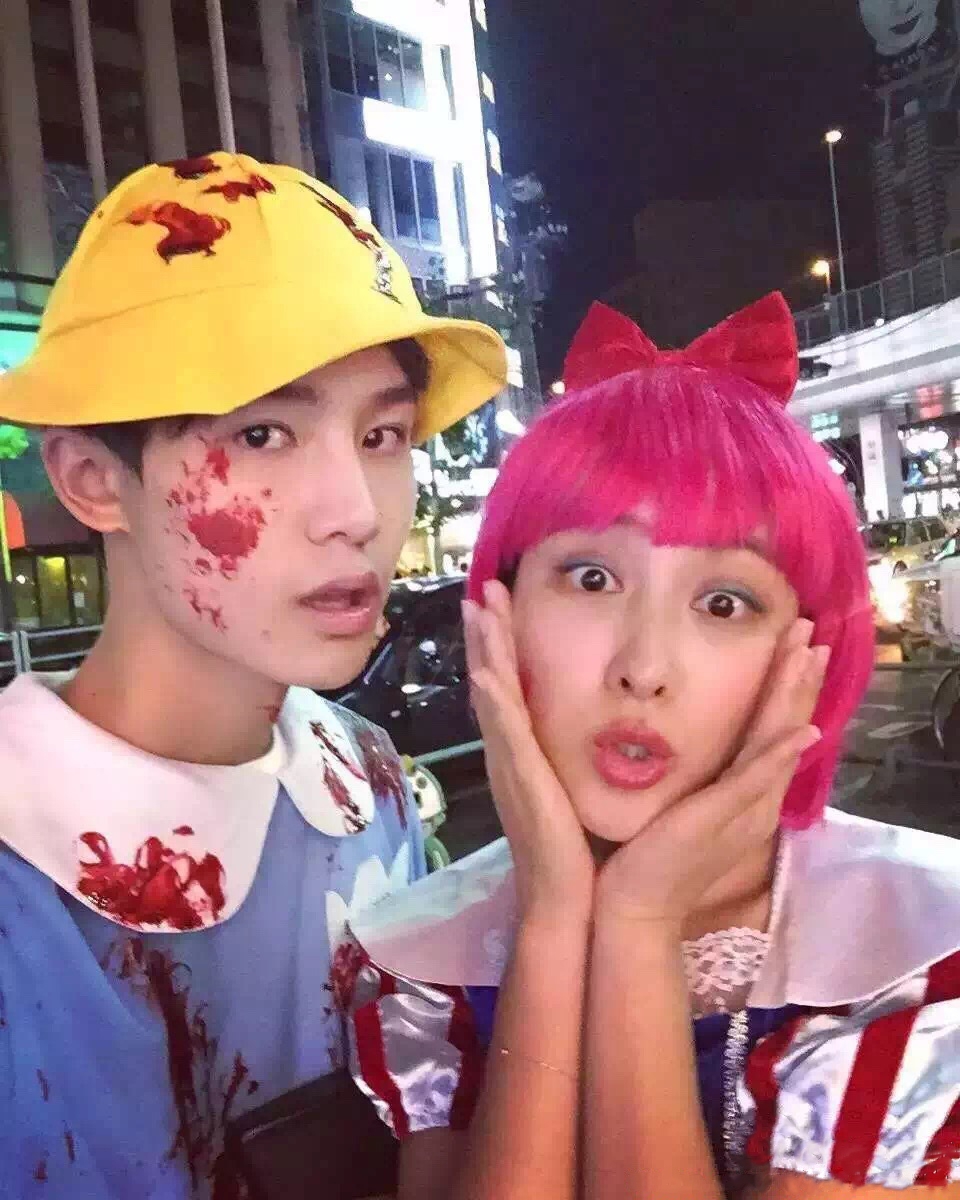 马苏姚笛扮公主同行男生酷似杨洋闹乌龙_图-1