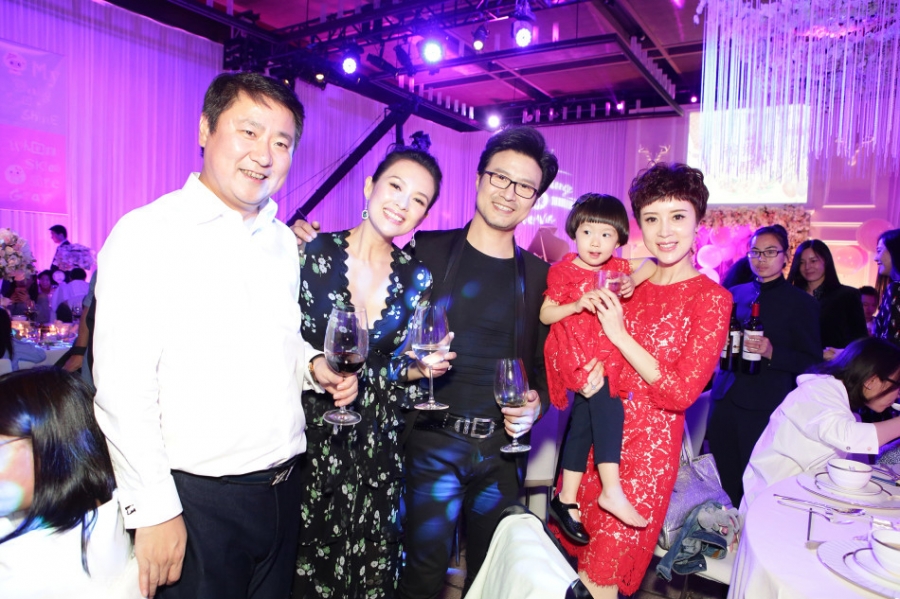 汪峰章子怡为爱女办百日宴众星前来祝贺_图-10